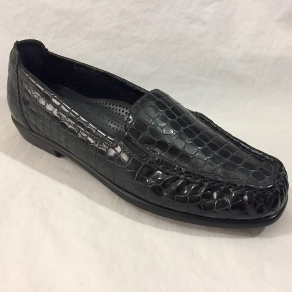 New SAS Tripad Comfort Foot Bed Women’s Shoes Size 7 M Black Loafer Croc…
